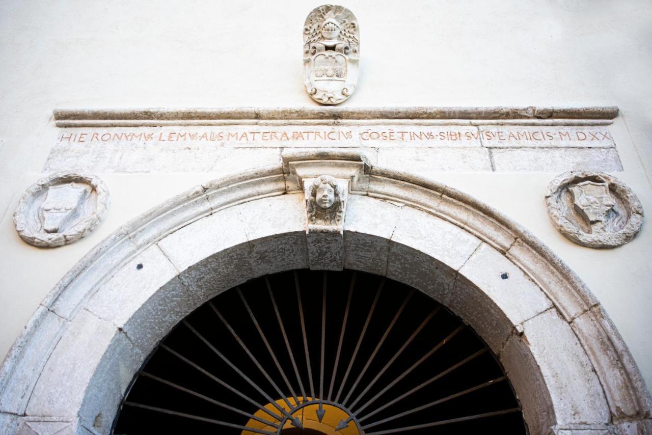 Dimora De Matera Luxury Suites Cosenza Esterno foto