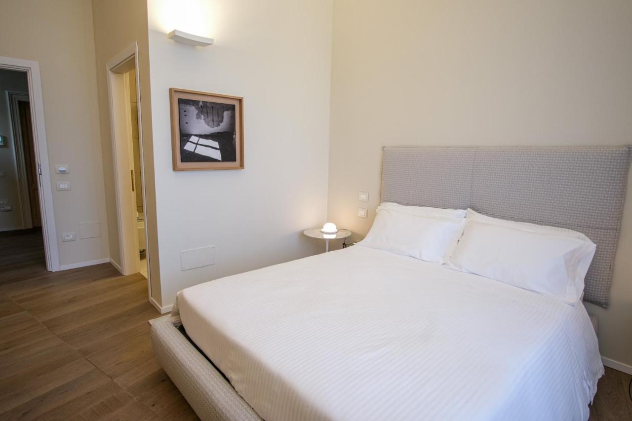 Dimora De Matera Luxury Suites Cosenza Esterno foto